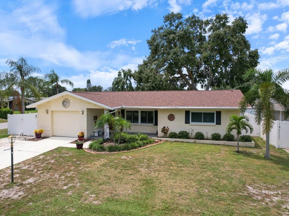 2089 Forest Dr, Clearwater, FL 33763-1300