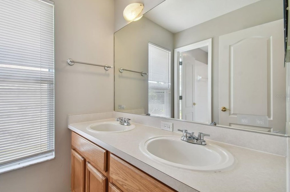 9354 Hidden Water Cir, Riverview FL 33578-3031 exterior