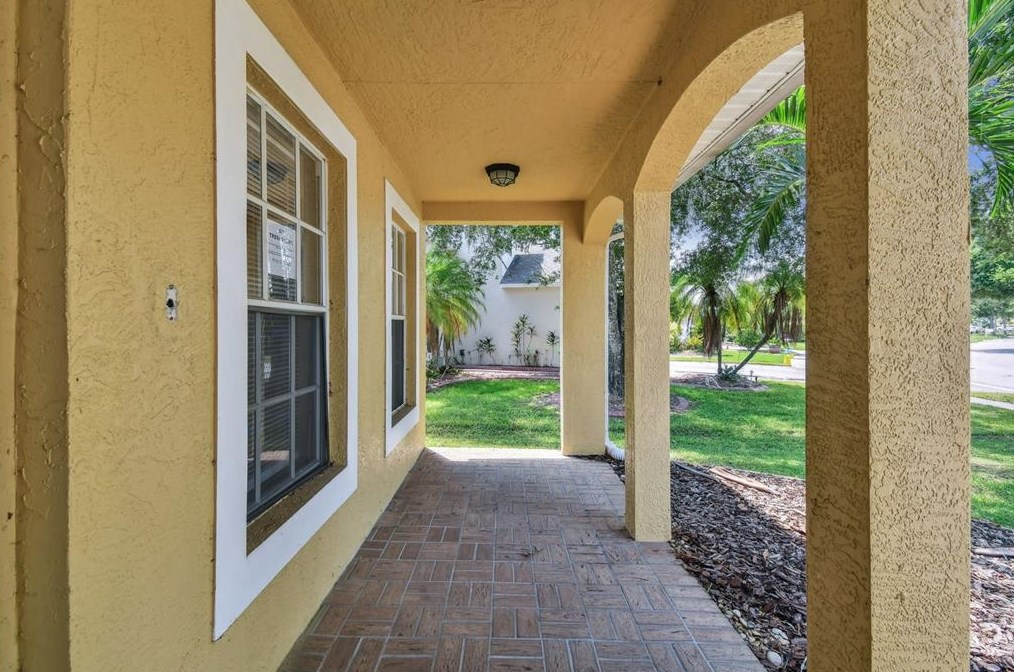 9354 Hidden Water Cir, Riverview FL 33578-3031 exterior