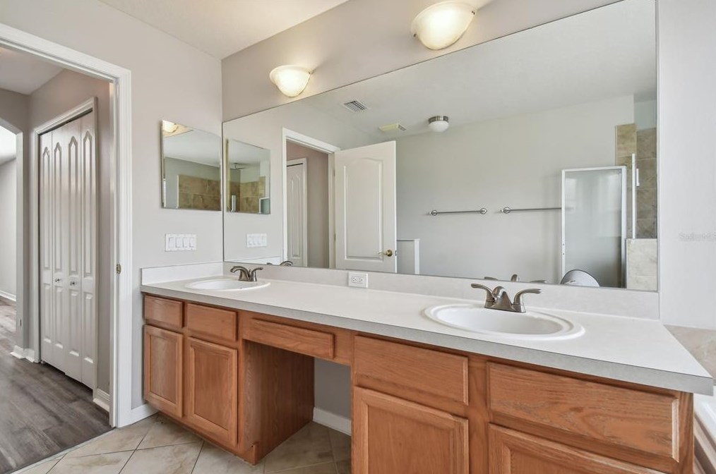 9354 Hidden Water Cir, Riverview FL 33578-3031 exterior