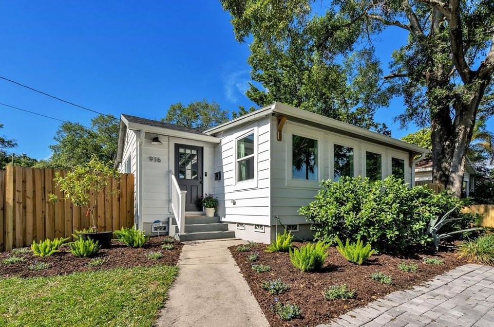 916 47th Ave N, Saint Petersburg, FL 33703
