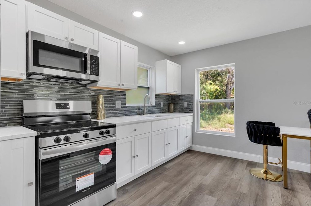 1216 15th Ave, Saint Petersburg, FL 33705-4121