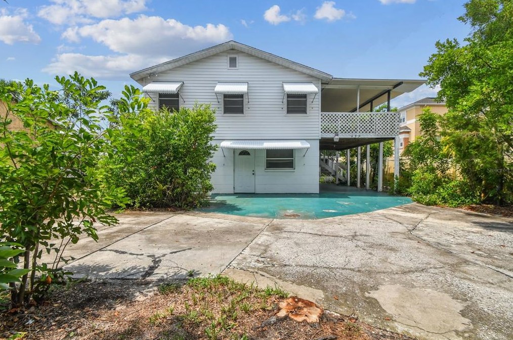 437 Athens St, Tarpon Springs, FL 34689