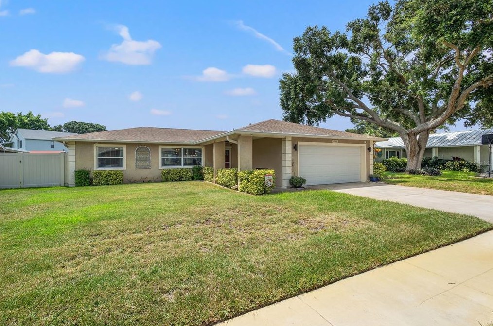 12686 98th St, Largo, FL 33773