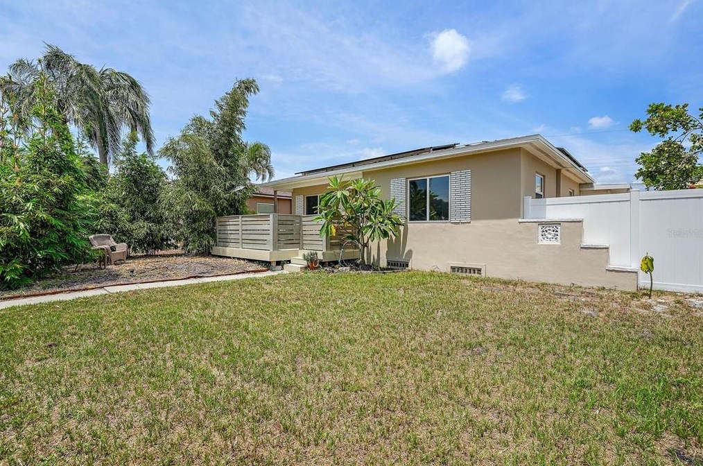 6543 3rd Ave, Saint Petersburg, FL 33707-1315
