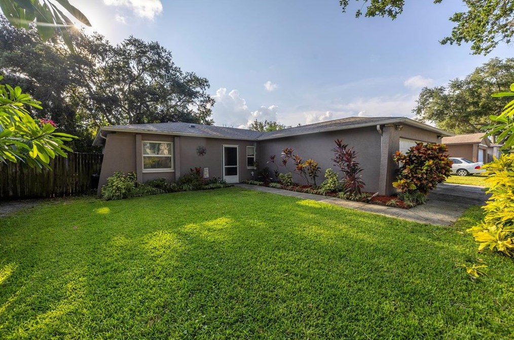 11307 Longhill Dr N, Pinellas Park, FL 33782