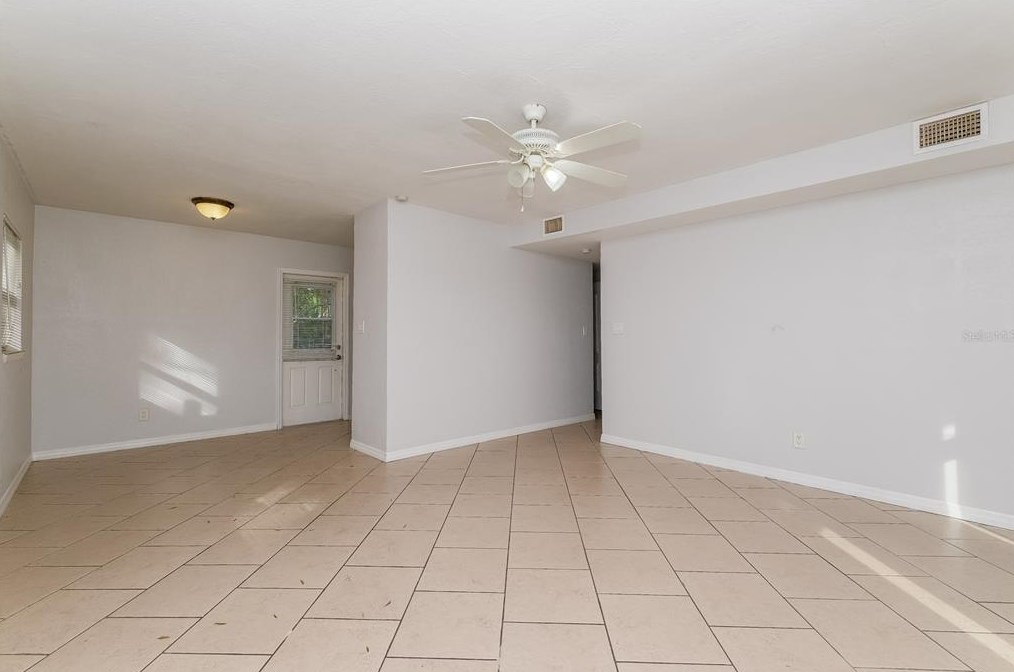 4290 Neptune Dr, Saint Petersburg, FL 33705-4321