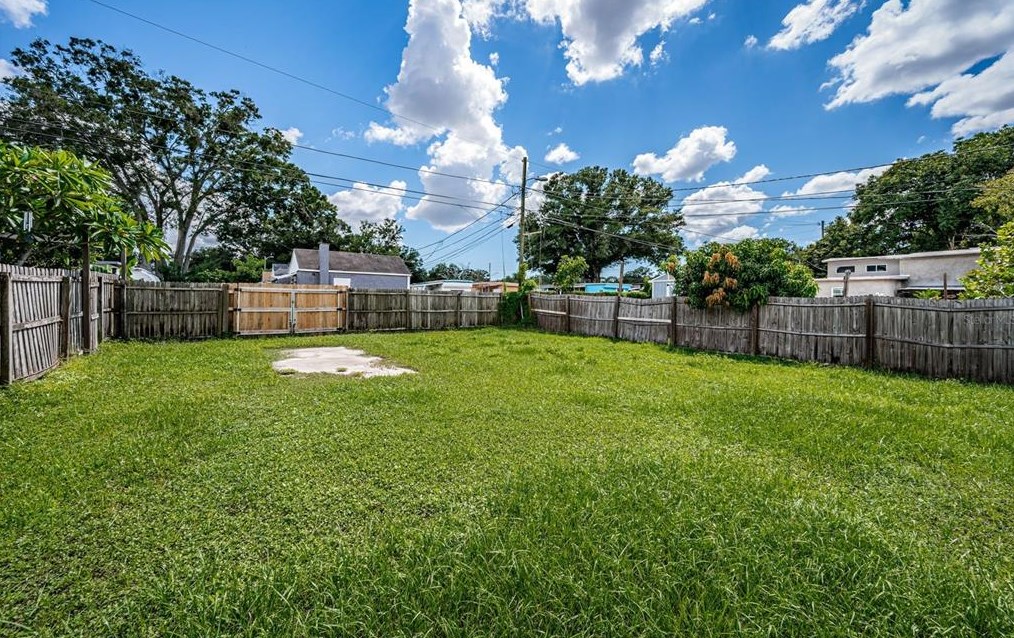 3930 42 Ave, Saint Petersburg FL  33703-5826 exterior