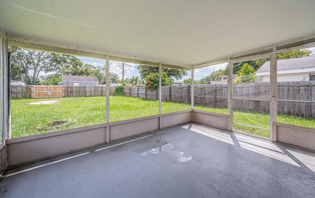 3930 42 Ave, Saint Petersburg FL  33703-5826 exterior