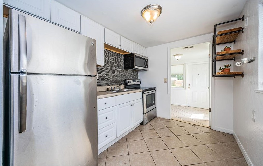 3930 42 Ave, Saint Petersburg FL  33703-5826 exterior