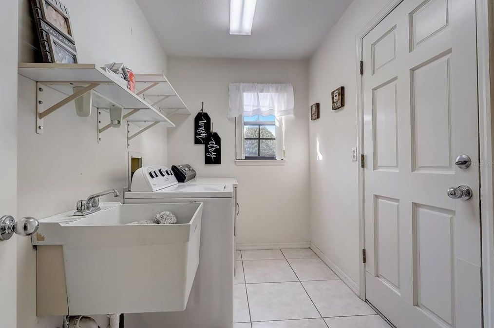 118 Sea Hawk Dr, Daytona Beach FL  32119-1388 exterior