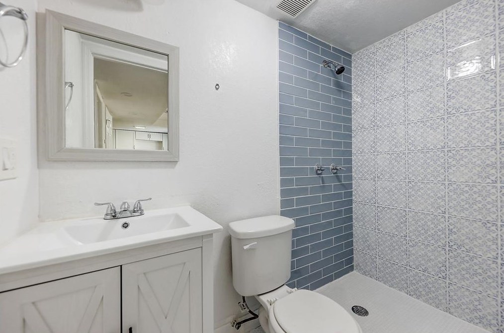 836 Orange Ave, Daytona Beach FL 32114-4764 exterior