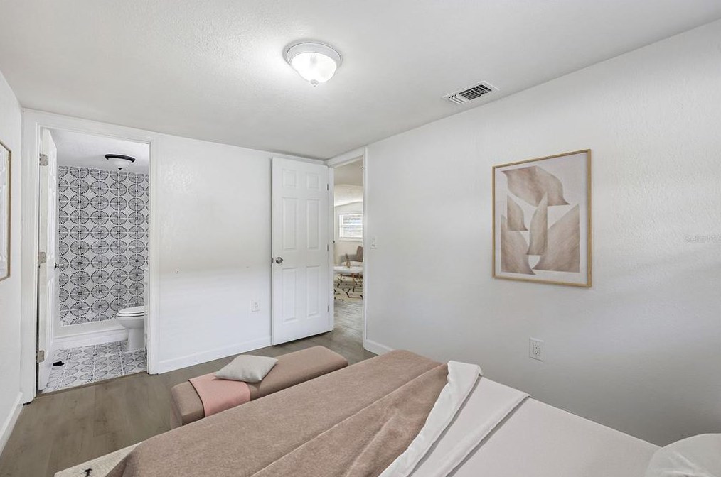 836 Orange Ave, Daytona Beach FL 32114-4764 exterior