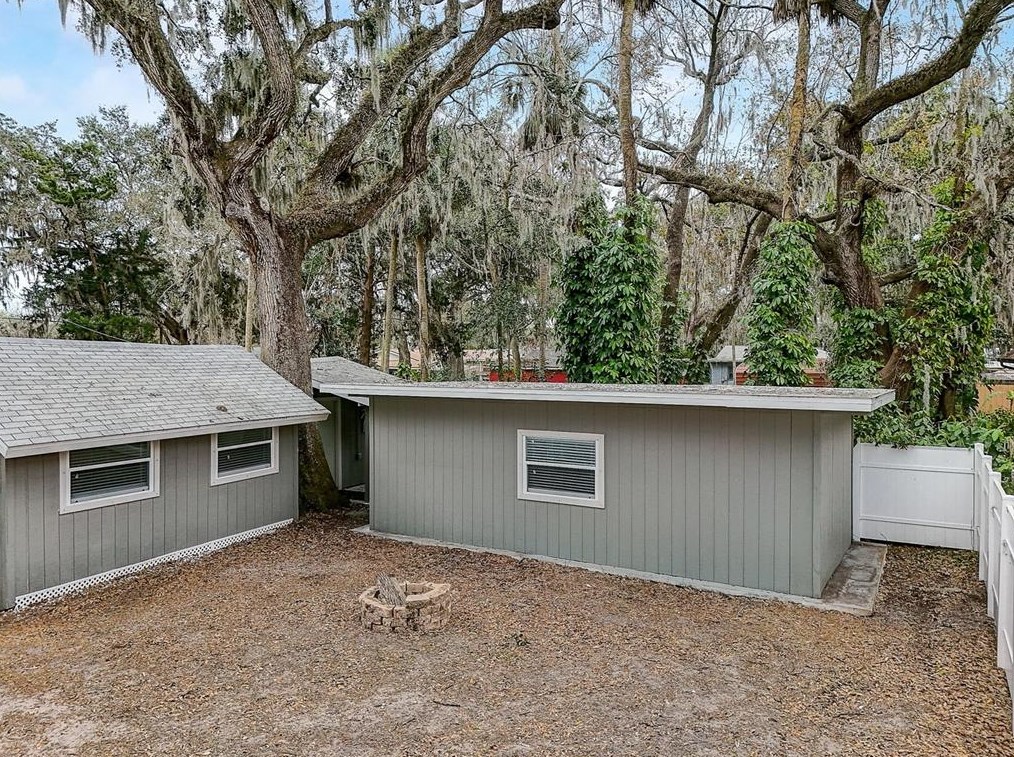 836 Orange Ave, Daytona Beach FL 32114-4764 exterior