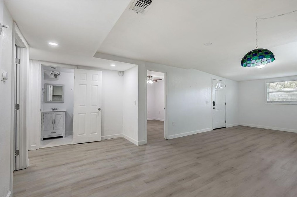 836 Orange Ave, Daytona Beach FL 32114-4764 exterior