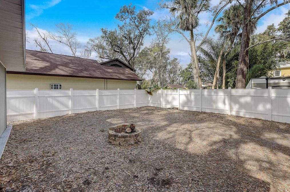 836 Orange Ave, Daytona Beach FL 32114-4764 exterior