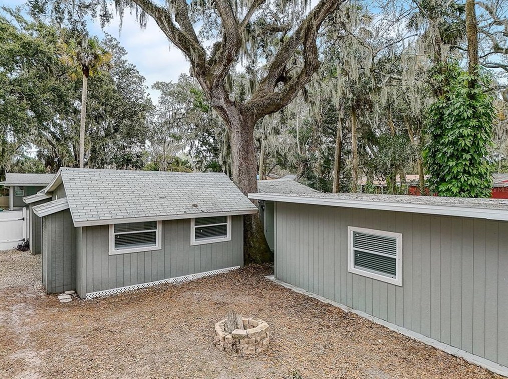 836 Orange Ave, Daytona Beach FL 32114-4764 exterior