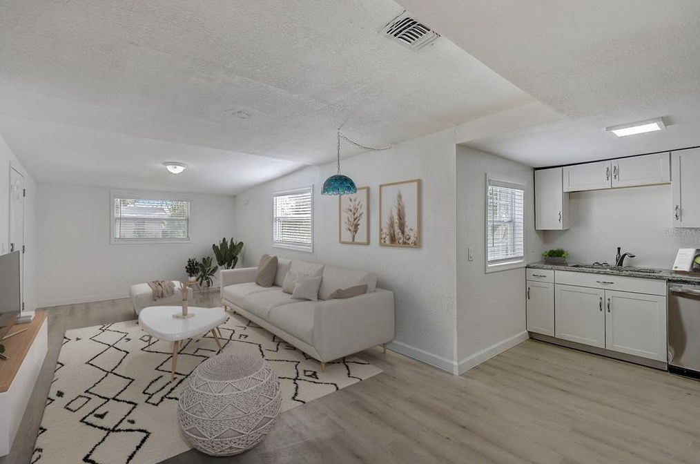 836 Orange Ave, Daytona Beach FL 32114-4764 exterior