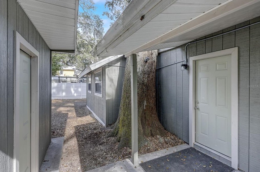 836 Orange Ave, Daytona Beach FL 32114-4764 exterior