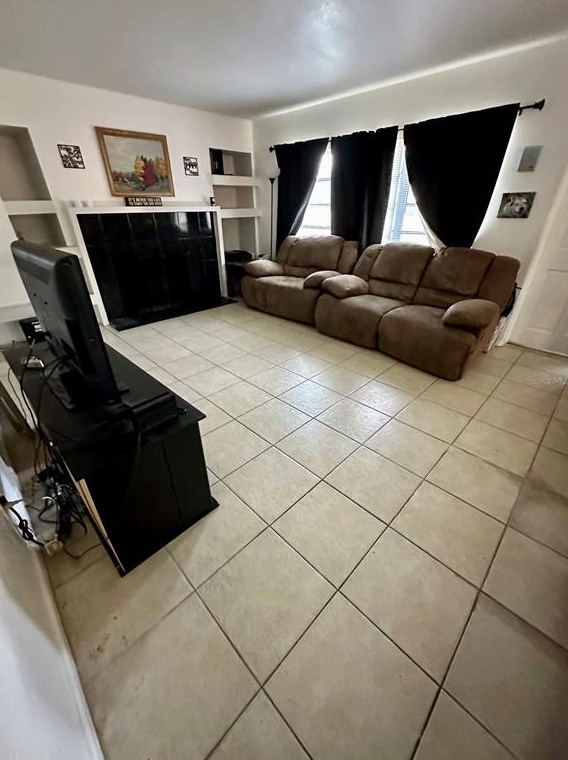 725 Boundary Ave, Deland FL 32720-3104 exterior