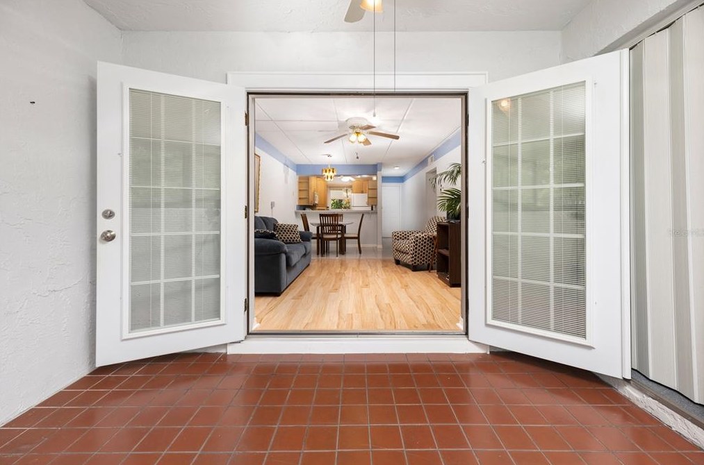 100 E Kentucky Ave #j1, Deland, FL 32724