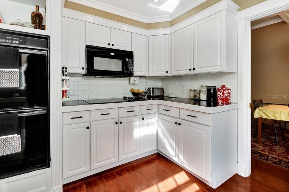 1107 Stillwater Dr, Deland FL  32720-2572 exterior