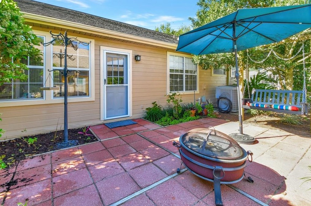 1107 Stillwater Dr, Deland FL  32720-2572 exterior