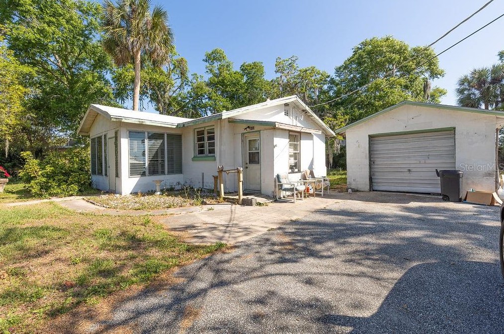 295 Grove St, Ormond Beach, FL 32174-6439