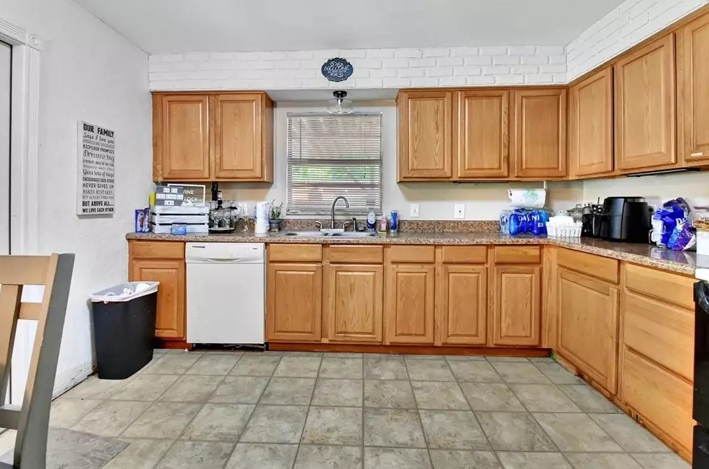 156 Seminole Ave, Lake Mary FL  32746-2929 exterior