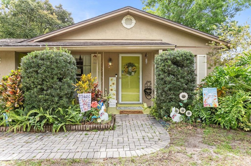 2442 Grandview Ave, Sanford, FL 32771-4568