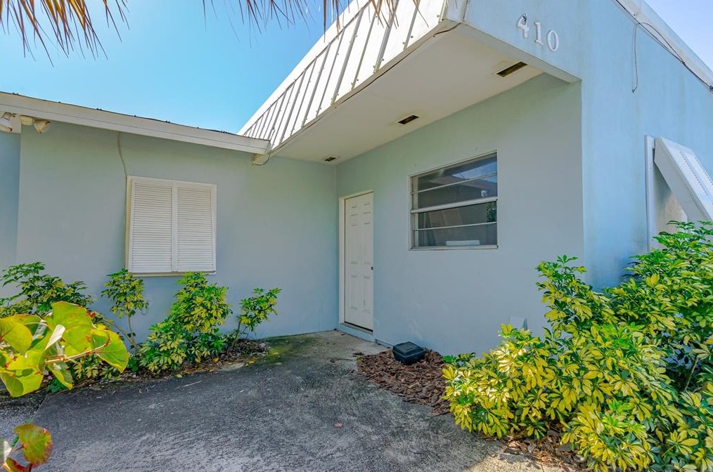 410 Butler Blvd, Daytona Beach FL  32118-3909 exterior