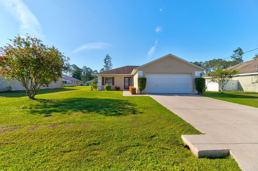 13 Regis Ln, Palm Coast FL  32164-6660 exterior