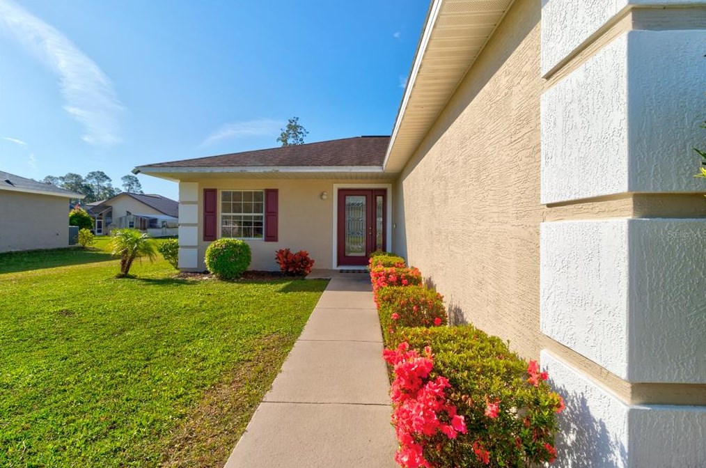13 Regis Ln, Palm Coast FL  32164-6660 exterior