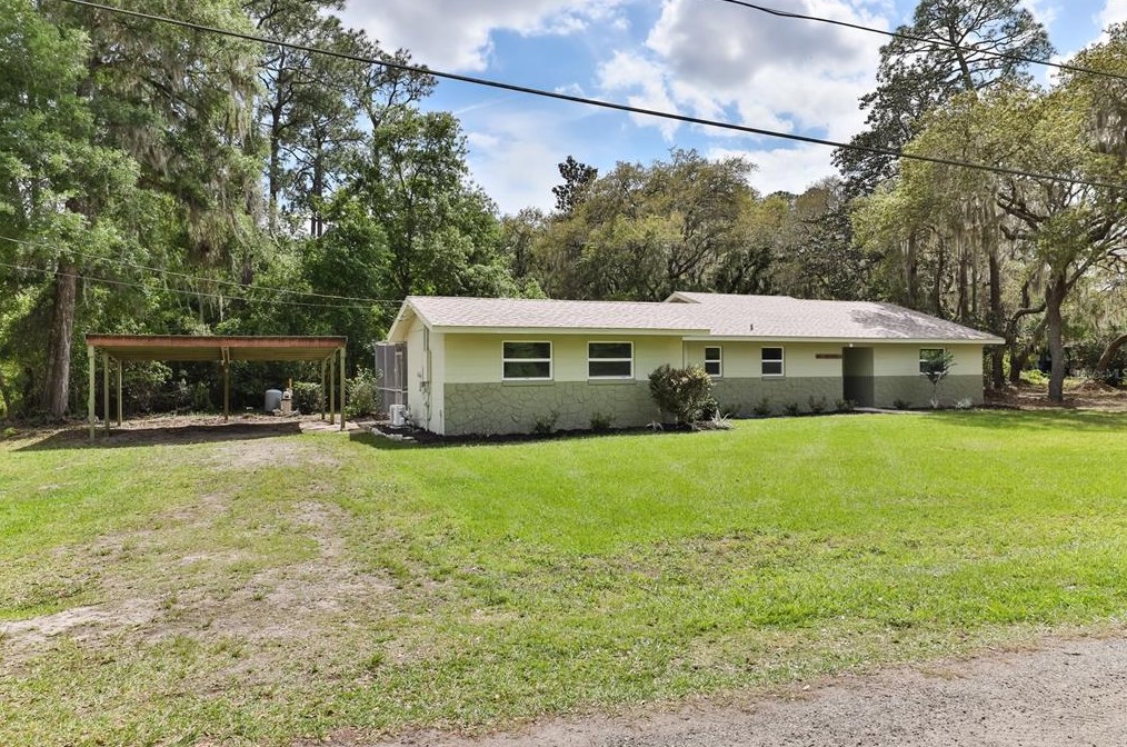 1616 Lakeview Ct, Deland, FL 32724-9728