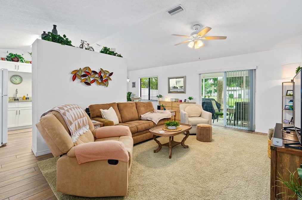 800 Acorn Ln, Daytona Beach FL  32127-4926 exterior