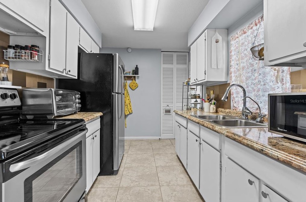 1051 Cobblestone Ave, Deltona, FL 32725