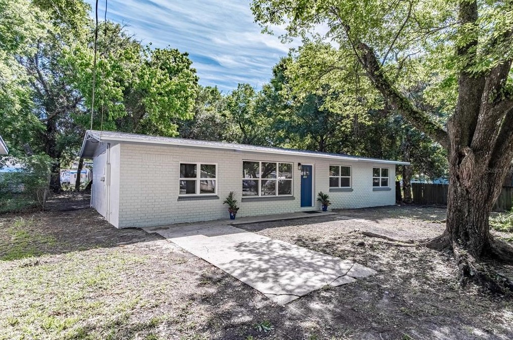 147 Edwards St, Daytona Beach, FL 32117