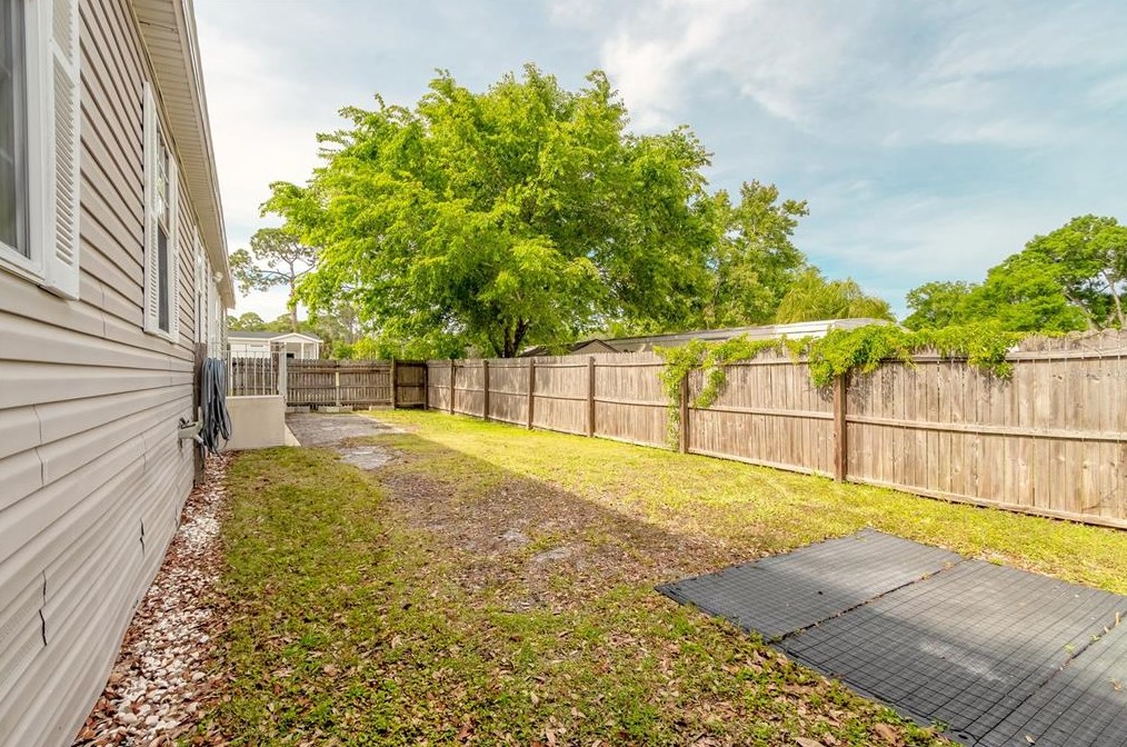 1091 Green Acres Cir, Daytona Beach FL  32119-2449 exterior