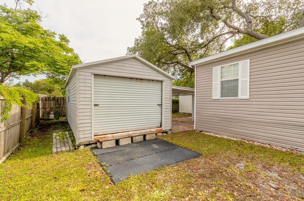 1091 Green Acres Cir, Daytona Beach FL  32119-2449 exterior