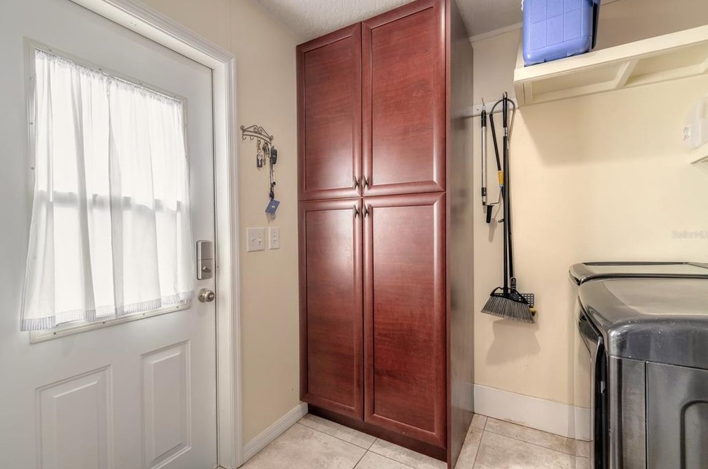 1091 Green Acres Cir, Daytona Beach FL  32119-2449 exterior