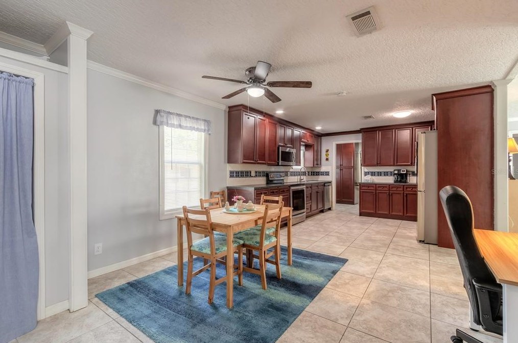 1091 Green Acres Cir, Daytona Beach FL  32119-2449 exterior