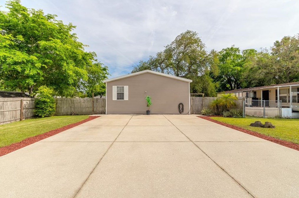 1091 Green Acres Cir, Daytona Beach FL  32119-2449 exterior