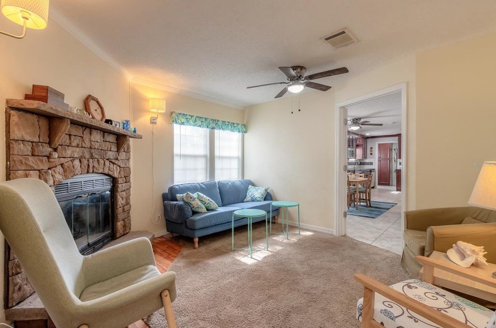 1091 Green Acres Cir, Daytona Beach FL  32119-2449 exterior