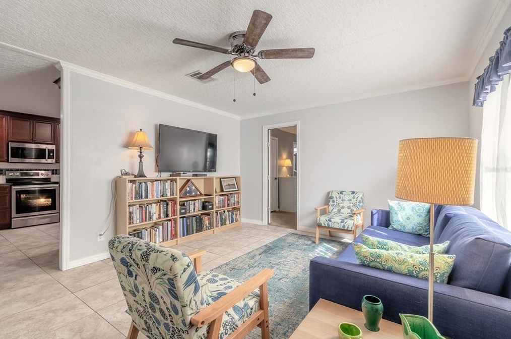 1091 Green Acres Cir, Daytona Beach FL  32119-2449 exterior