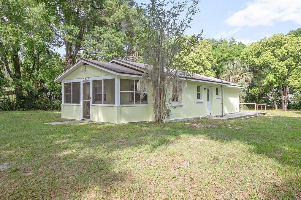 3871 Grand Ave, Deland, FL 32720