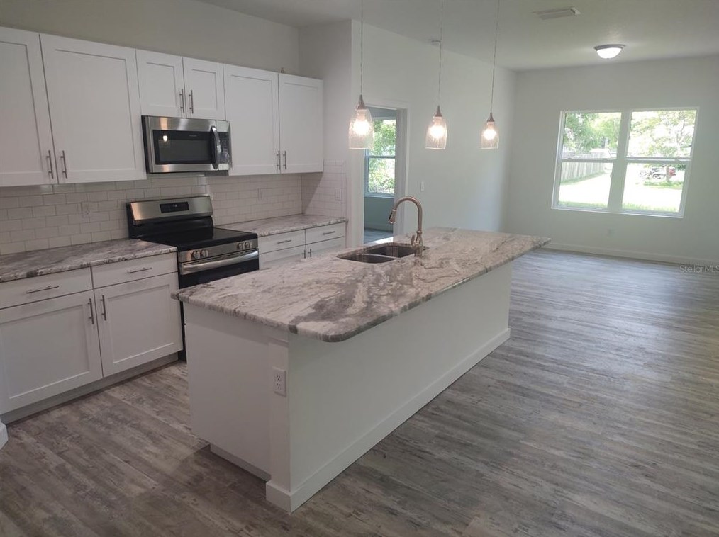 2094 5th Ave, Deland, FL 32724