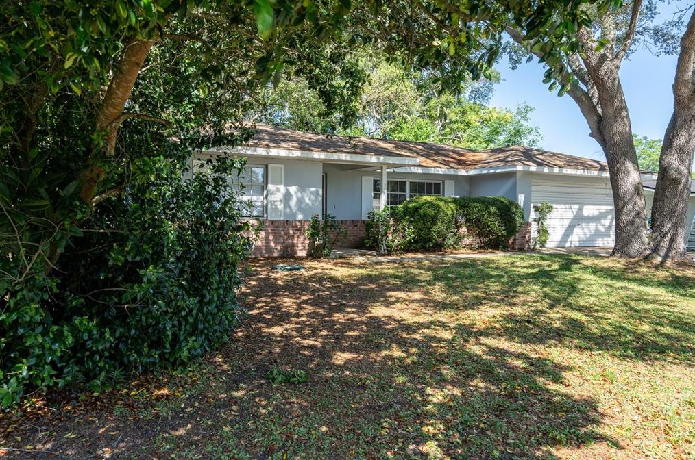 1566 Drayton Ave, Deltona, FL 32725