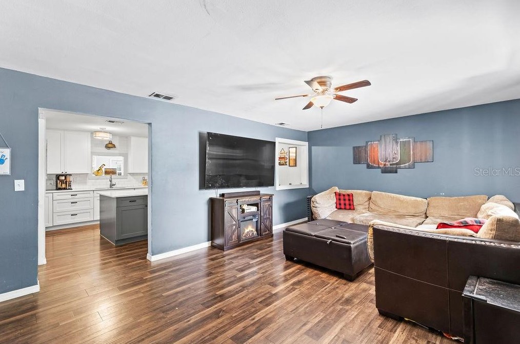 526 Ohio Ave, Orange City, FL 32763-6567