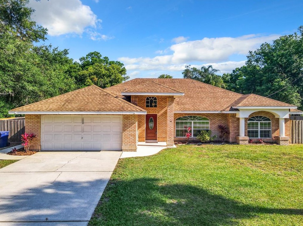220 New York Ave, Lake Helen, FL 32744-2421