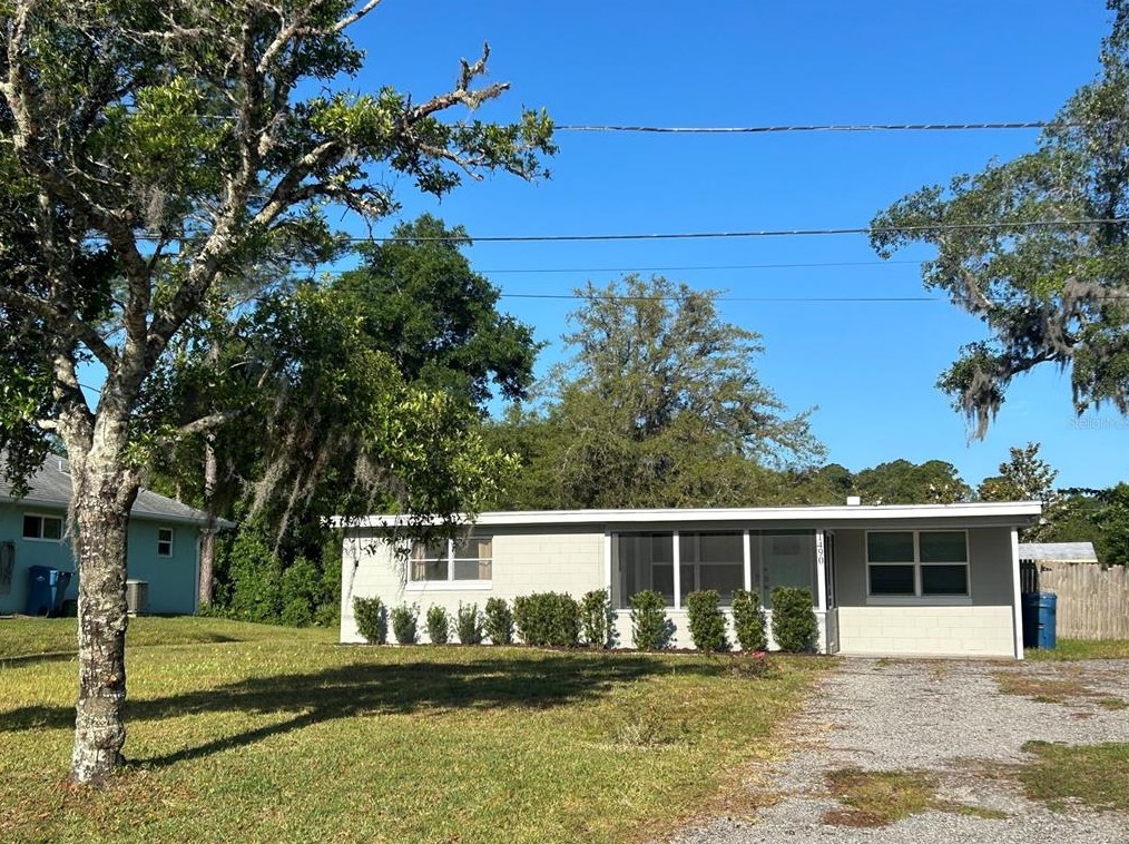 1490 Central Pkwy, Deland, FL 32724